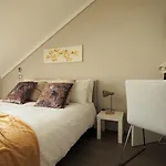White Note Apartment